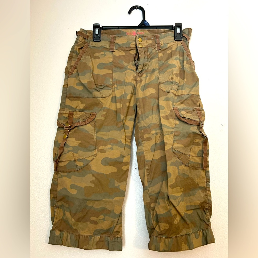 Camo capri pants